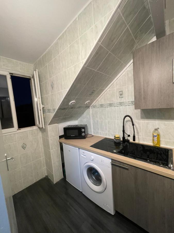 Charmant Logement Proche Disneyland Paris Parking Lagny Exteriör bild
