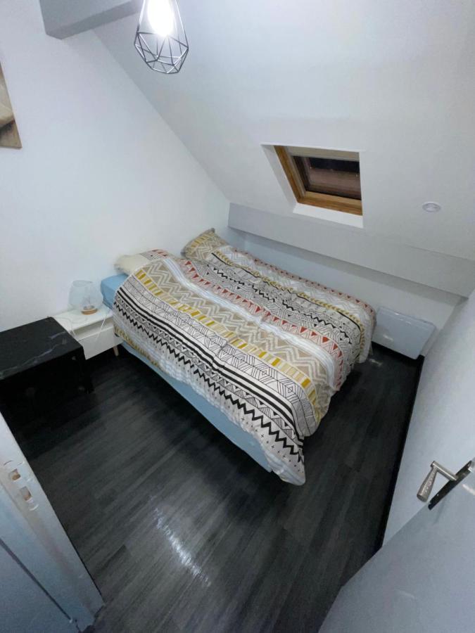 Charmant Logement Proche Disneyland Paris Parking Lagny Exteriör bild