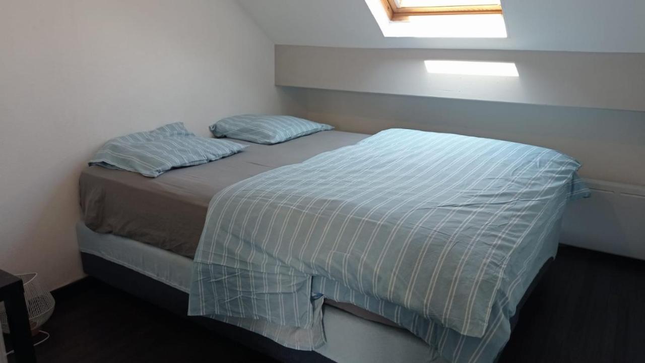 Charmant Logement Proche Disneyland Paris Parking Lagny Exteriör bild